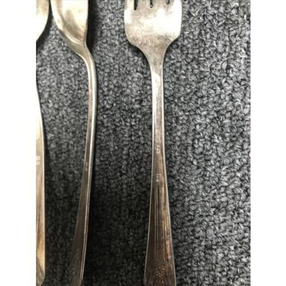 William A Rogers imperial silver co Vintage 1939 Flatware 7-Piece - Picture 9 of 11